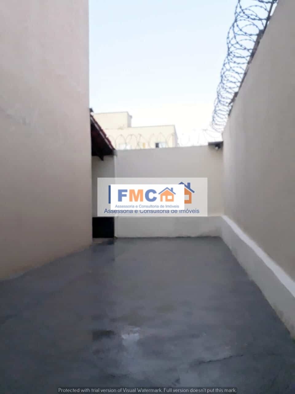 rea privativa fundos - Imvel de Cdigo FMC10