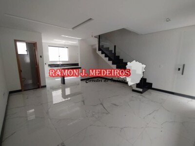 Código VPF224480 - Casa Duplex na(o) Rio Branco